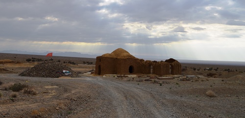 آرامگاه پیر روستای آبخورگ